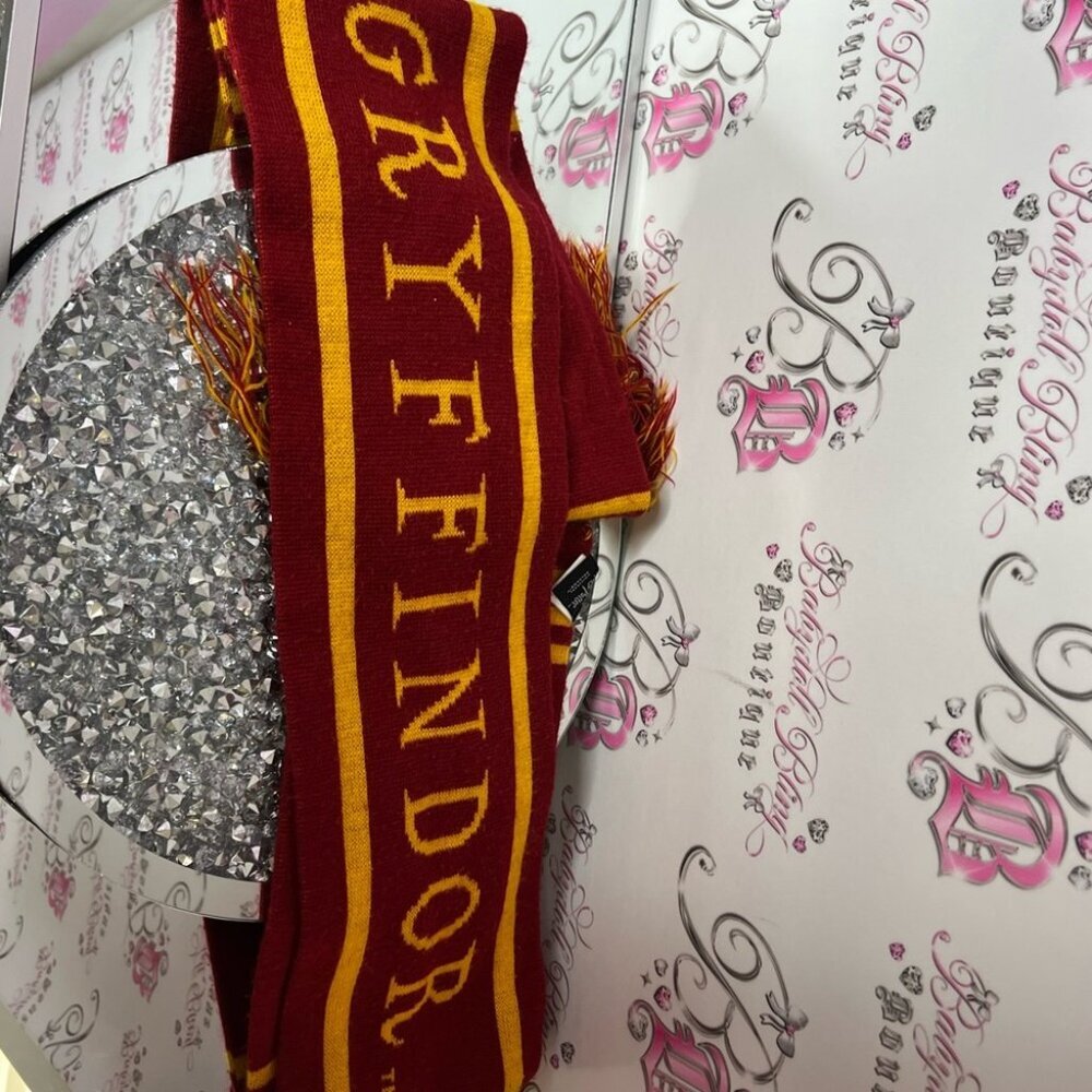 Harry Potter scarf universal studios Gryffindor Scarf - Red and Yellow - Picture 2 of 5